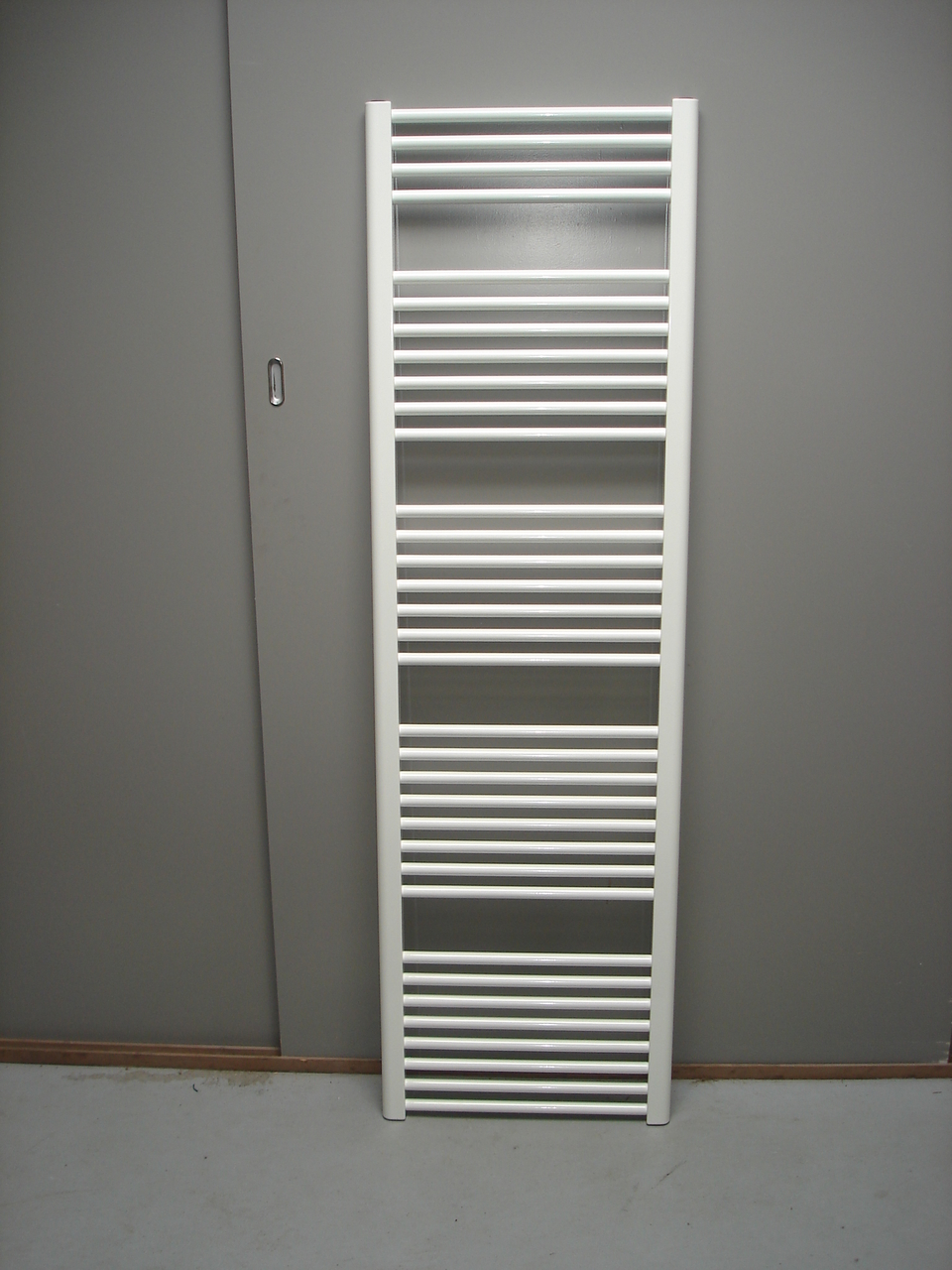 Luiheid bijgeloof timmerman Badkamer radiator wit 40cm breed x 97cm hoog met 452 Watt - Dassie  Radiatoren | Radiatoren voor een goede prijs!